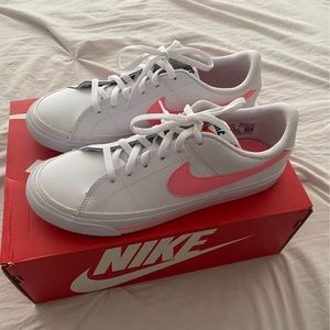 Nike court legacy 5.5